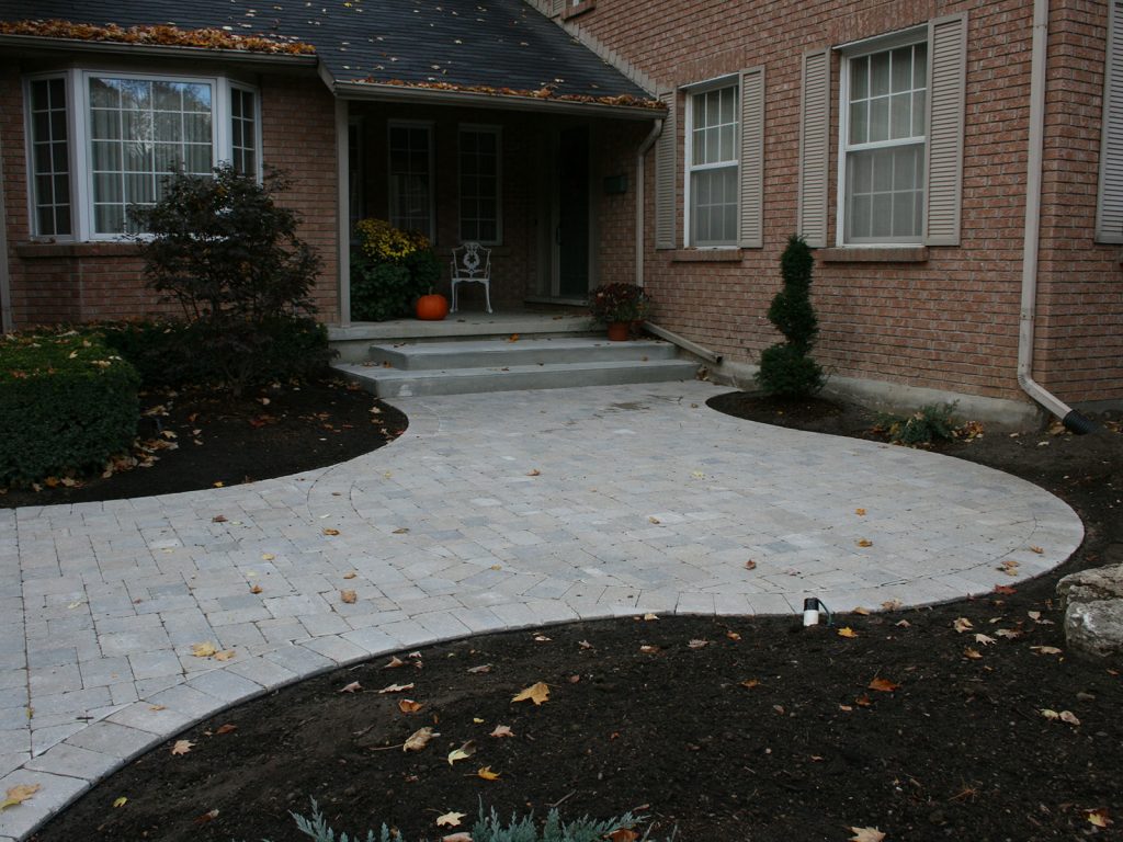 Curved Front Yard Walkway - Concrete Steps