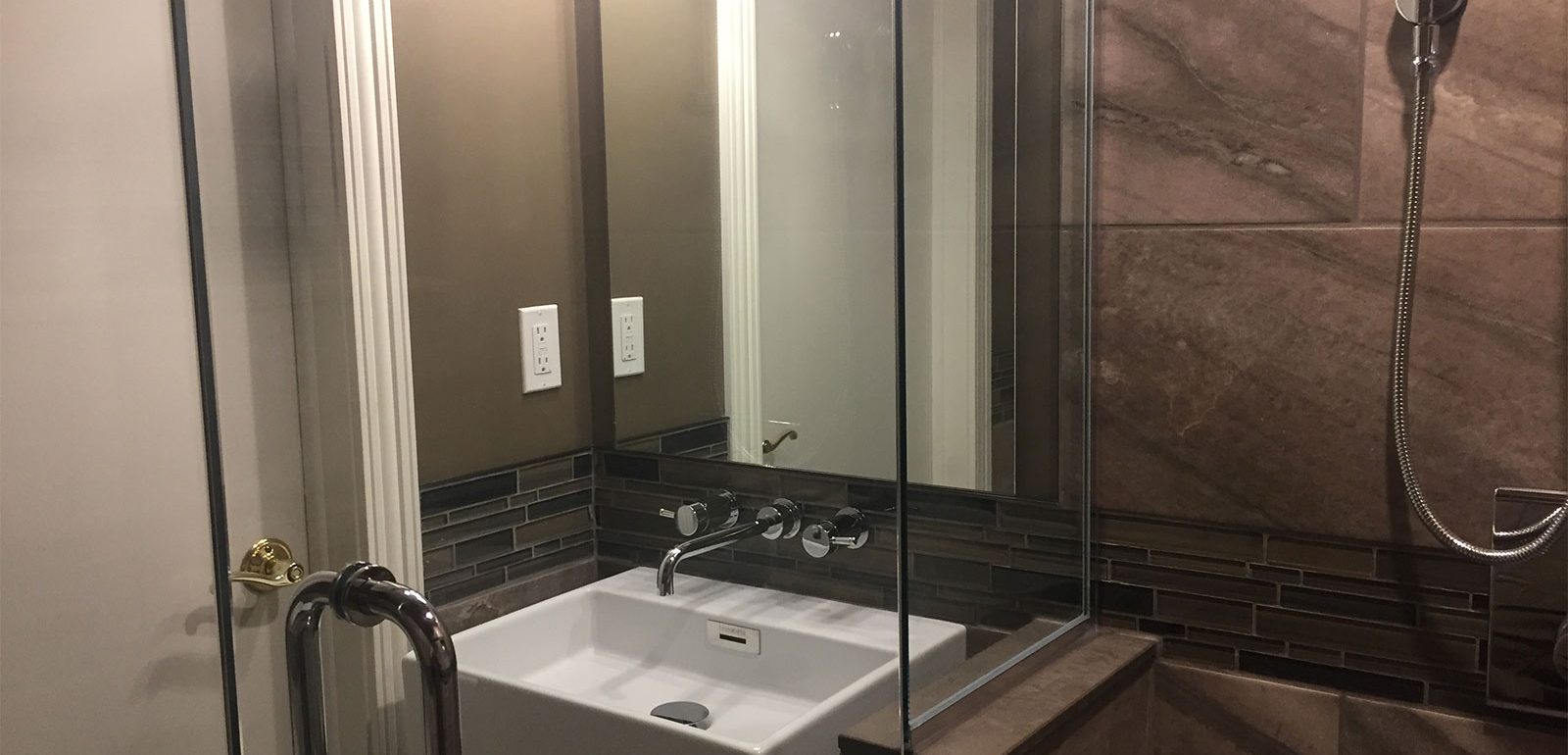 Small Wall Mounted Bathroom Sink